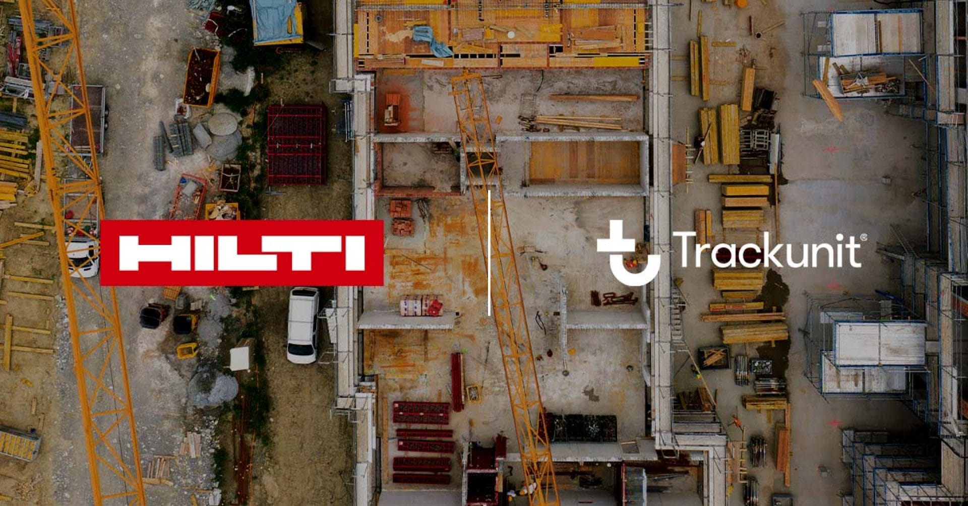 Vue aérienne d'un chantier avec logo Hilti et Trackunit