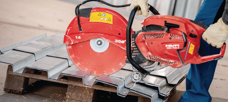 Tronçonneuse thermique DSH 700-X Tronçonneuse thermique 70 cm3 polyvalente avec poignée arrière et starter automatique - pour une découpe jusqu'à 125 mm de profondeur Applications 1