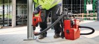 Aspirateur de poussière sans fil VC 4HX-22 T8 de classe H Aspirateur de poussière sans fil, compact et puissant avec sac à dos en option pour le raccordement aux outils électroportatifs et les nettoyages de chantier (à sec et à eau), cuve de 8 l (batterie Nuron) Applications 3