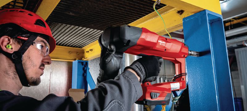BX 3-BT 02 Cloueur sans fil 22 V pour la fixation des goujons filetés X-BT Applications 1