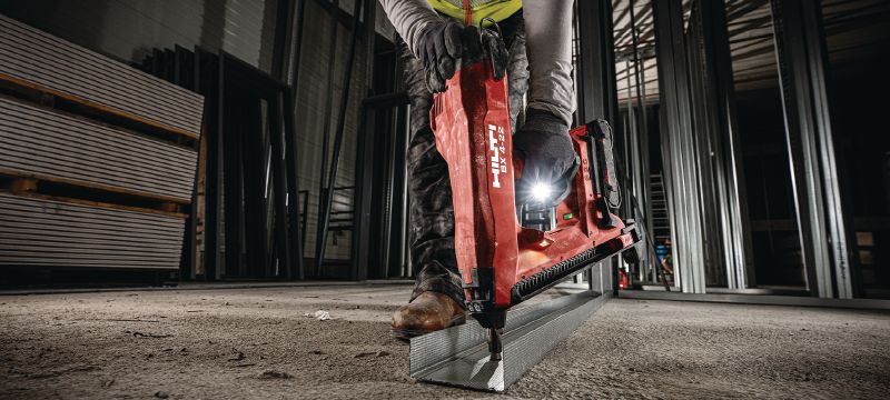 Cloueur sans fil béton BX 4-IF-22 (edition IF) Cloueur sans fil Nuron alimenté par batterie pour la fixation de rails pour cloisons sèches et de matériaux légers sur le béton, l'acier et la maçonnerie Applications 1