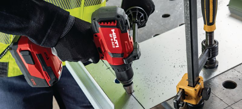 Visseuse-perceuse sans fil SF 6-A22 Visseuse-perceuse sans fil 22 V avec régulation active du couple et embrayage électronique pour une utilisation universelle dans le bois, le métal et autres matériaux Applications 1