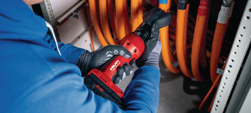 Coupe-câble en cuivre/aluminium sans fil NCT 53 C-22 Coupe-câble en ligne sans fil pour câbles en cuivre et en aluminium jusqu'à 2” │ 50 mm (plateforme de batteries Nuron) Applications 1