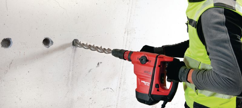 Perforateur TE 60-ATC-AVR Perforateur SDS Max (TE-Y) polyvalent et puissant pour le forage et le burinage dans le béton avec systèmes de réduction active des vibrations (AVR) et anti-torsion (ATC) Applications 1
