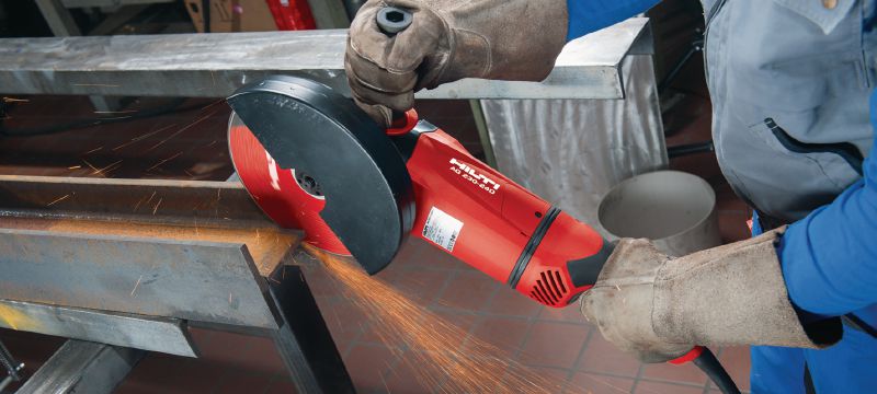 Meuleuse d'angle AG 230-24D Meuleuse d'angle 2400 W avec commutateur d'homme-mort, poignée rotative et balais de charbon longue durée, pour disques d'un diamètre maximum de 230 mm Applications 1