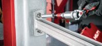Adaptateur d'espacement fileté (acier inoxydable) Adaptateur d'espacement fileté en acier inoxydable mâle/femelle pour la fixation sur des poutres en acier revêtu de protection passive contre l’incendie (PFP) Applications 3