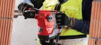 Perforateur TE 30-AVR Perforateur SDS Max (TE-C) puissant pour le forage et le burinage de rectification difficiles dans le béton, équipé du système de réduction active des vibrations (AVR) Applications 3