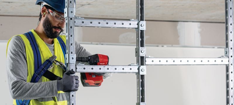 Rail profilé en C MT-40 OC Rail profilé en C pour charges moyennes, adapté aux composants MT-FL / MT-TL dans les environnements extérieurs Applications 1