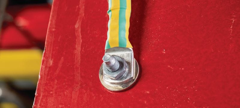 Goujon à visser S-BT-EF HC Goujon fileté à visser (acier au carbone, filetage métrique) pour les connexions électriques sur l’acier dans des environnements moyennement corrosifs, câbles de section 120 mm² maximum Applications 1